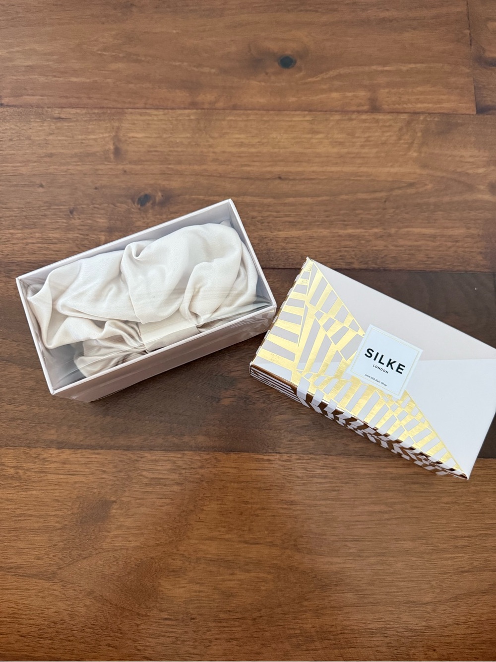 Silke London 100% Silk Hair Wrap - Picture 9 of 9